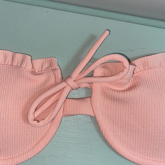 Bikini - Picture 2 of 2